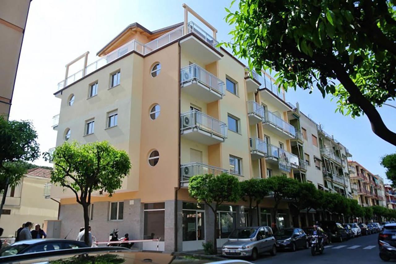 Colibri Apartments Diano Marina Kültér fotó